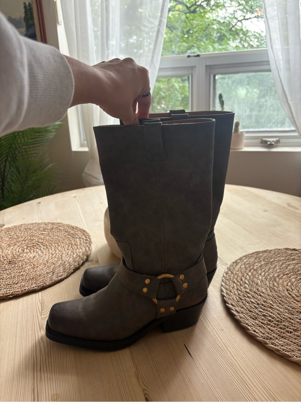 Women’s Harness Frye and co boots